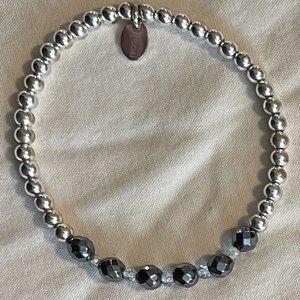NWT Tocara Nathalie FB60004 Hematite Crystal Elastic Bracelet.